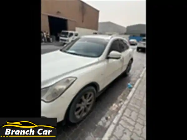 فرصة مميزة في الشارقة: امتلك انفينيتي EX 2012 الفاخرة بأداء موثوق!