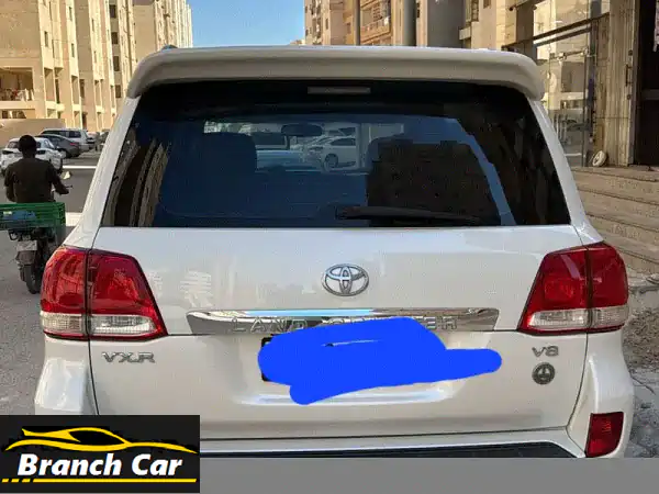 تويوتا لاندكروزر 2010 VXR أبيض: الأسطورة الأزلية تنتظرك!...