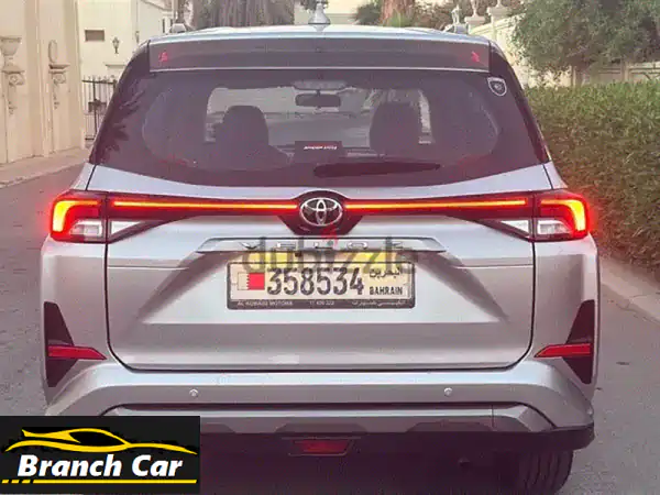 للبيع: تويوتا فيلوز 2024 | 7 ركاب | ضمان الوكالة لـ 2028 | صيانة كاملة | بحالة الوكالة | لون رمادي