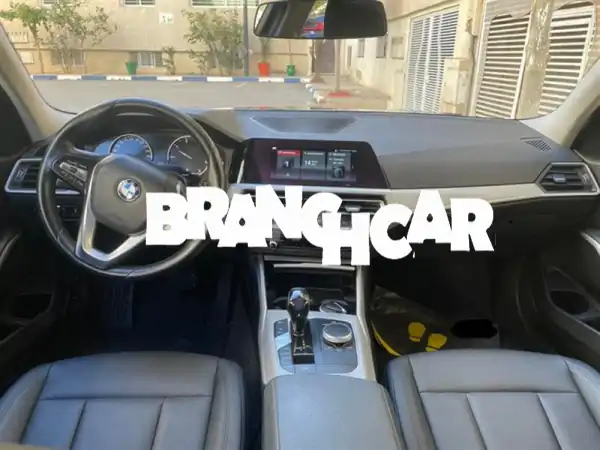 للبيع: BMW الفئة الثالثة 320 موديل 2020 أوتوماتيك - 80 ألف كم، حالة ممتازة، سعر 300,000