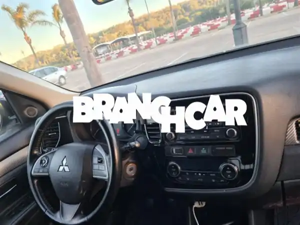 فرصة ذهبية! ميتسوبيشي أوتلاندر 2015 ديزل (مانيوال) – اقتصادية جداً وموثوقة (7 لتر/100كم)