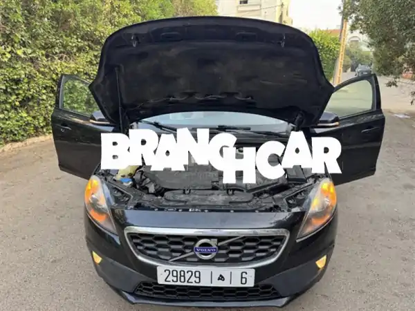 فرصة مميزة: فولفو V40 CROSS COUNTRY 2014 | D3 أوتوماتيك | سقف بانورامي | 142 ألف كم | برشيد