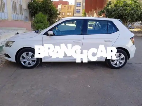 سكودا فابيا 2017 بنزين للبيع | حالة ممتازة، اقتصادية وموثوقة | مانيوال 120 ألف كم