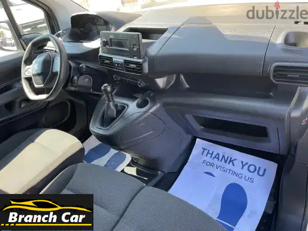 للبيع: بيجو بارتنر 2023 أبيض – شريكك الأمثل لنقل البضائع (قير عادي، فحص)