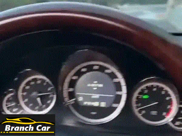 اقتنِ الفخامة: مرسيدس E550 2011 بانوراما أزرق كحلي - نظافة وحالة استثنائية!