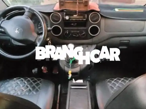 للبيع: بيجو تيبى 2015 | سيارة عائلية عملية واقتصادية بسعر مغرٍ وقابل للتفاوض!