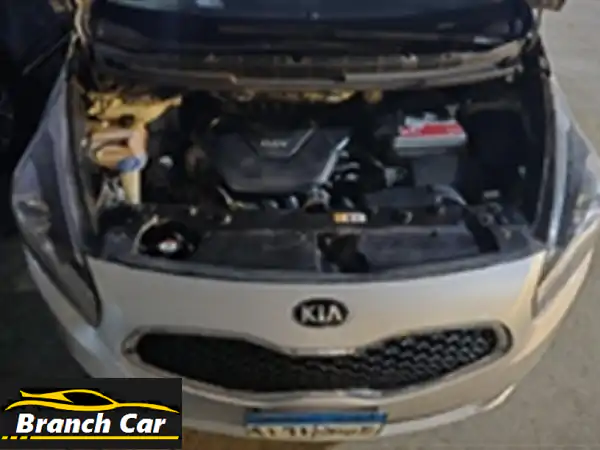 فرصة: كيا كارينز 2014 فابريكة (رشة نظافة) | فرش جلد ألماني | كوتش وبطارية جدد!