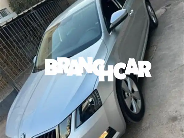 سكودا أوكتافيا 2021 ديزل أوتوماتيك بأغادير:...