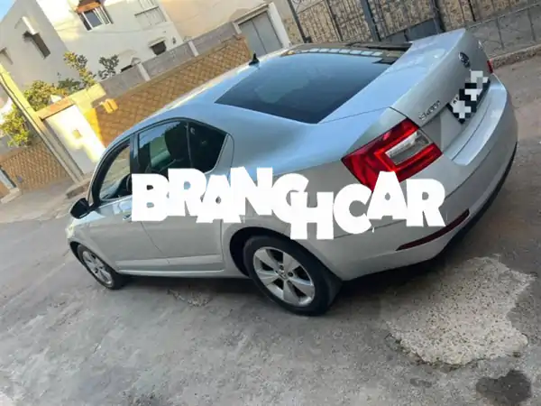 سكودا أوكتافيا 2021 ديزل أوتوماتيك بأغادير: كفاءة، راحة، وأداء لا يضاهى!