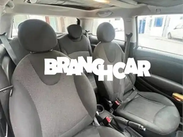 ميني ون إيسنس 2010 يدوية بالدار البيضاء: الأناقة البريطانية بسقف بانورامي!