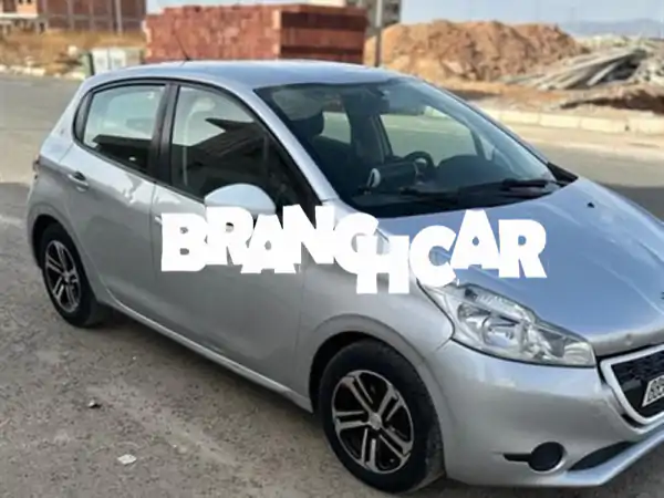 بيجو 208 موديل 2015 (نقية 9) | 200 ألف كم | اقتصادية ومجهزة | للبيع 93000