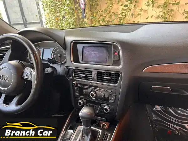 امتلك الفخامة: أودي Q5 2013 سوداء – قيادة دبلوماسية...