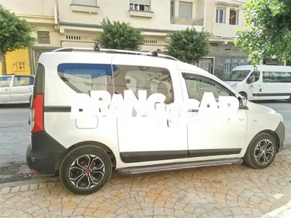 فرصة لا تُعوّض! داسيا دوكر 2015 كسر زيرو (15 ألف كم فقط)...