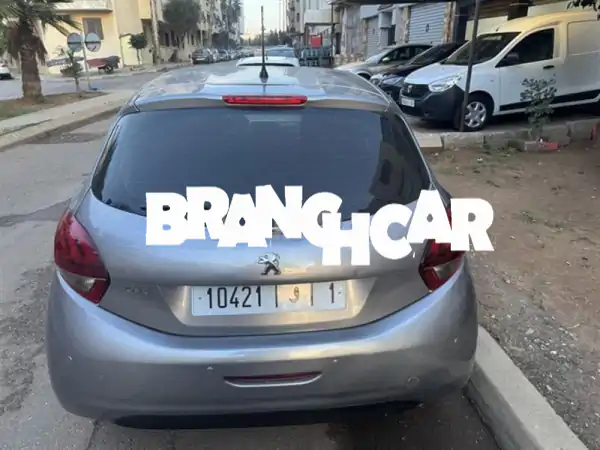 بيجو 208 ديزل أكتيف 2019 للبيع: توفير وقود وأناقة...