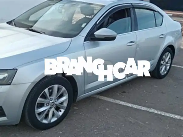 فرصة لا تكرر! سكودا اوكتافيا 2018 مانيوال بحالة ممتازة...