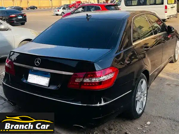 مرسيدس E300 2011 سوداء فابريكا - حالة نادرة من...