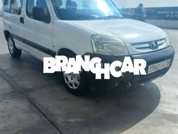 امتلكها الآن! بيجو 2011 كاملة المواصفات | نظيفة وجاهزة للطريق بسعر مغرٍ