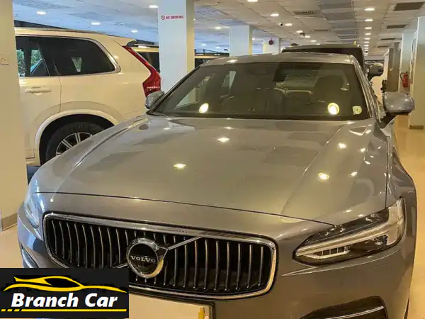 فولفو S90 2020 الزرقاء: قمة الفخامة والأمان الذكي (للبيع)