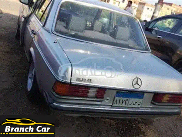 قطعة تاريخية! فيات 132 موديل 1975 حمراء – بنزين وغاز طبيعي، بطارية بضمان