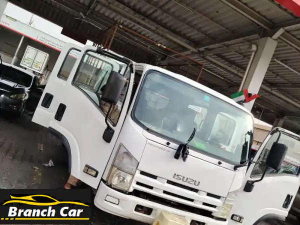 سيارة بيك أب دبل كابينة سعة 3 طن بحالة ممتازة