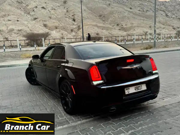 سيارة كرايسلر 300 بحالة ممتازة للبيع، كاملة...