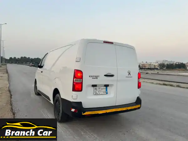 فان بيجو إكسبيرت 2022 ديزل أوتوماتيك: بحالة ممتازة...