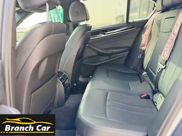امتلك الفخامة: BMW 520i موديل 2018 رمادي بمواصفات كاملة للبيع في البحرين!