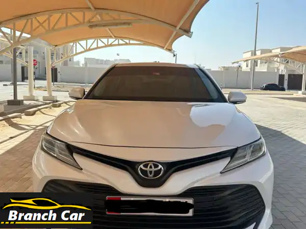 تويوتا كامري 2018 خليجي للبيع بأبوظبي: ملكية وتأمين سنة...