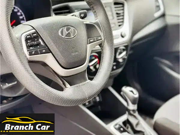 للبيع: هيونداي أكسنت 2021 - أبيض، مالك واحد، صيانة وكالة، بحالة ممتازة في البحرين