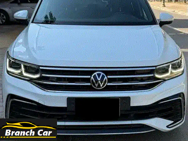 فولكس فاجن تيجوان R-Line 2024 رمادي - كأنها جديدة! صيانات توكيل، عداد قليل وحماية 10 سنوات بالقاهرة