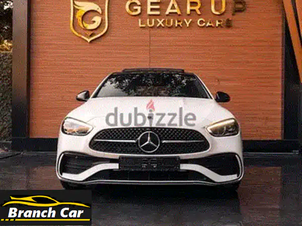 استمتع بالفخامة المطلقة: مرسيدس C180 2023 سوداء بسقف بانوراما وكاميرا 360 - تجربة قيادة لا مثيل لها!