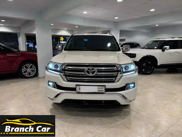 تويوتا لاندكروزر GXR 2016 أبيض: فخامة، قوة،...