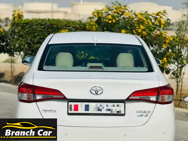 امتلك موثوقية تويوتا: يارس 2019 بيضاء (1.5L Mid Option) - وكالة البحرين، مالك أول وبدون صبغ! جاهزة للتسجيل.