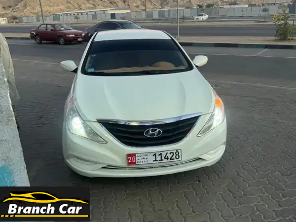هيونداي سوناتا 2013 للبيع في العين: وارد أمريكي، 4 سلندر، بسعر 14,000 درهم - فرصة ذهبية!