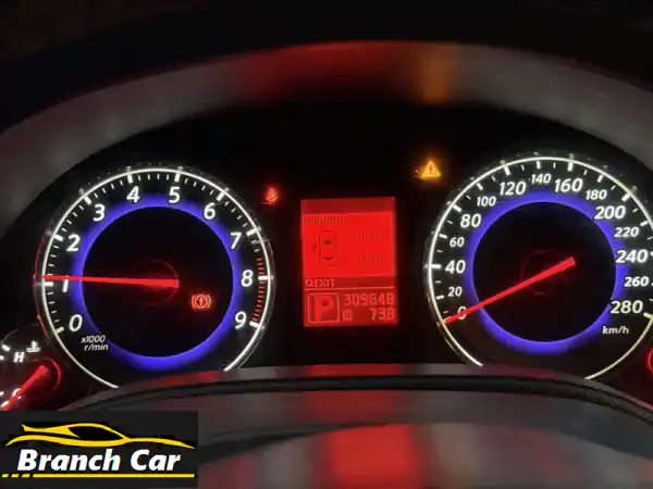 للبيع: سيارة انفينتي g35 موديل 2008، مع ملكية وتأمين ساري حتى 16/8/2026. السعر: 5,500 درهم إماراتي.