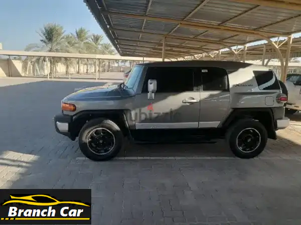 تويوتا FJ Cruiser 2009 رمادي - نظيفة وخالية من المشاكل! 🔥