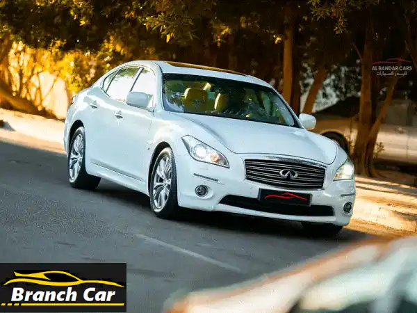 انفنتي Q70 2014 بيضاء - بحالة ممتازة! فرصة لا تُفوّت!