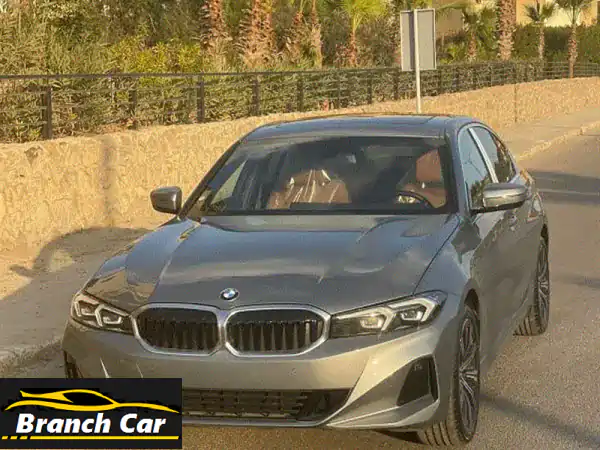 BMW 320 موديل 2024 - جديدة كلياً! رمادية أنيقة