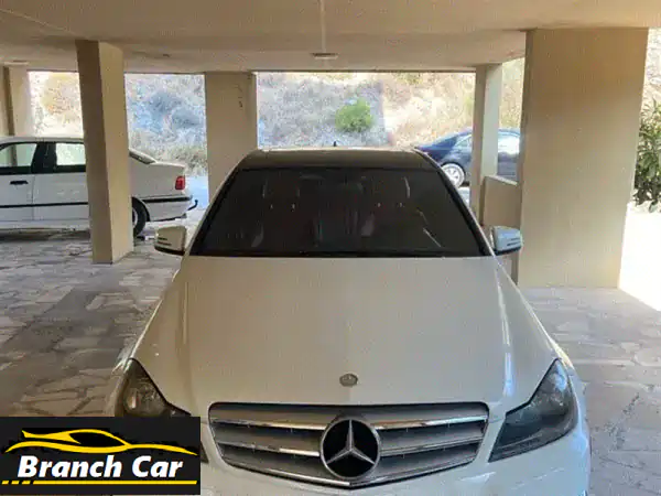 مرسيدس C-Class 2012 بيضاء - نظيفة جداً، سعر لا يُفوّت!...