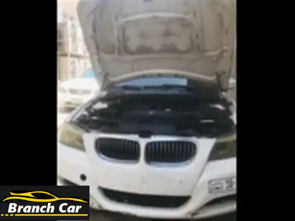 BMW 320i بحالة ممتازة للبيع في الكويت - فرصة لا تُفوّت!