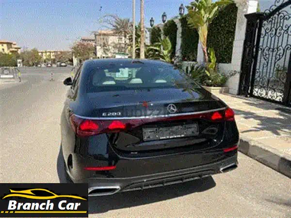 مرسيدس بنز E200 AMG 2025 Premium: أنيقة وقوية وبسعر لا يُقاوم!