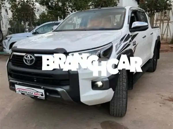 تويوتا هايلكس ريفو 2019 - دبل كابينة 4x4 بحالة ممتازة!...