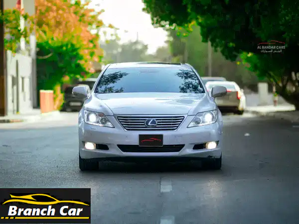 لكزس LS460 2012 - لؤلؤية فضية، بحالة ممتازة، صيانة وكالة