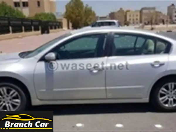 نيسان تِيمة 2011 بحالة ممتازة - فرصة ذهبية في الكويت!