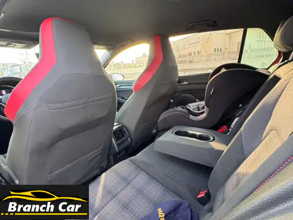 فولكس واجن جولف GTI 2023 حمراء - فرصة ذهبية! (وارد أمريكا)