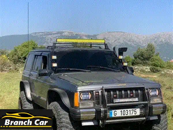 جيب شيروكي XJ 1989 معدلة للطرق الوعرة - جاهزة للمغامرة!