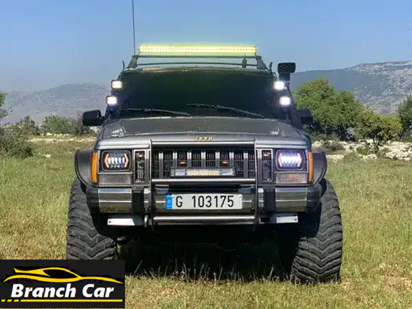 جيب شيروكي XJ 1989 معدلة للطرق الوعرة - جاهزة للمغامرة!