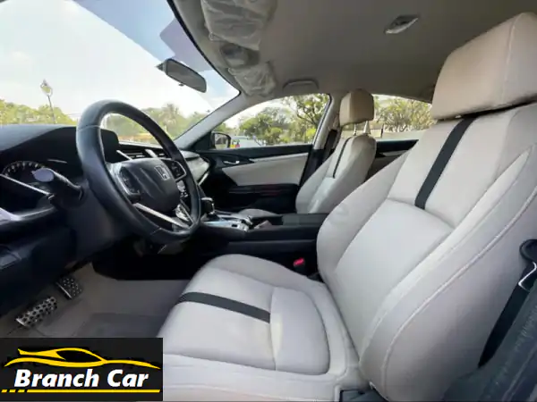 هوندا سيفيك 2018 LX - بحالة ممتازة! 65,000 كم فقط - 58,000 درهم