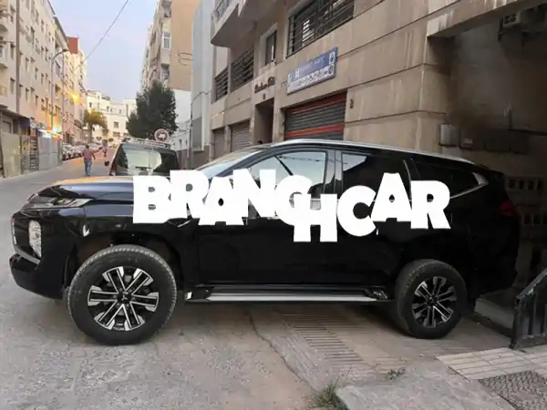ميتسوبيشي باجيرو 2022 ديزل أوتوماتيك - رحلة مميزة بانتظارك!