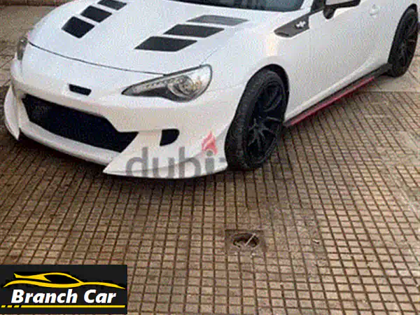 تويوتا 86 (سوبارو BRZ) 2013 بيضاء - حالة ممتازة! فرصة ذهبية!